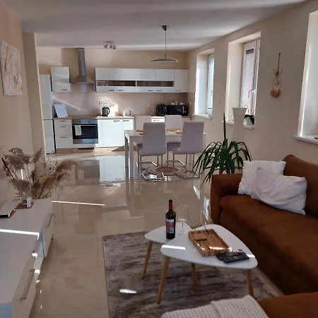 Frastak Διαμέρισμα Hlohovec