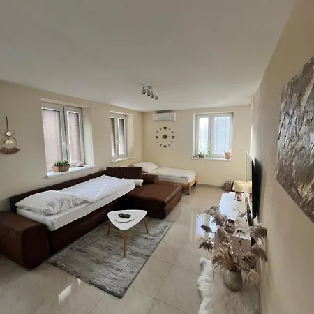 Frastak Διαμέρισμα Hlohovec